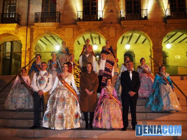 Los ninots candidatos a ser indultados se exponen ya en el Centre d'Art 13 Cargos de la Junta Local Fallera de Dénia y Cortes de Honor con Pregonero y falleros Ejemplares 2012