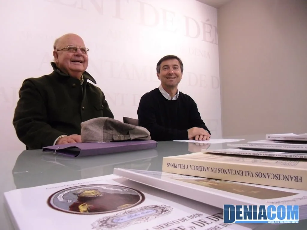 El Padre Enrique Oltra y el Concejal de la Agenda 21 Vicente Chelet