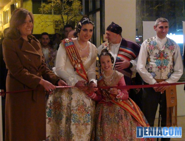 Las Falleras Mayores de Dénia inauguran la exposición del Ninot 2012