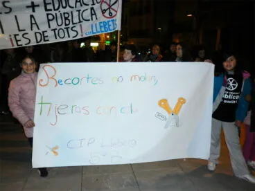 Pancarta contra los recortes en Dénia