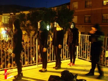 Performance contra los recortes en educación en Dénia