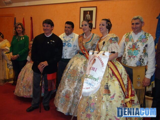 05 La Falla centro recoge el premio al Mejor Llibret 2012