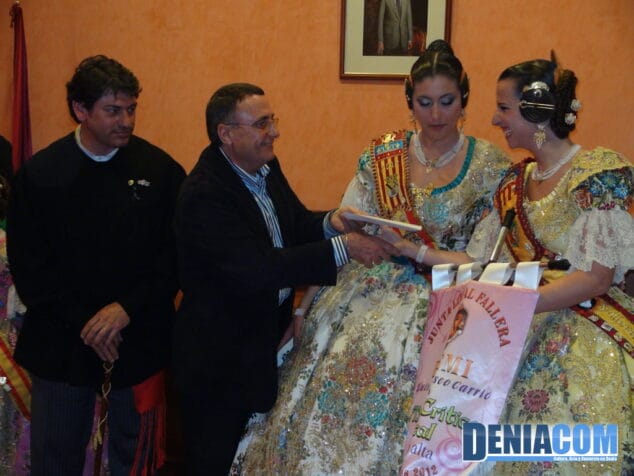 10 La Falla Centro recibe el premio de la Crítica Local