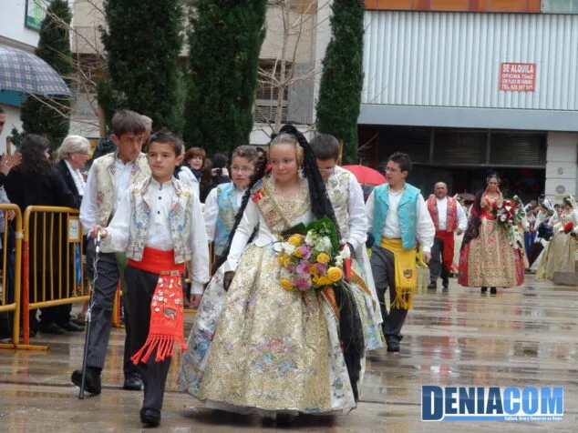19 París Pedrera en la ofrenda de Dénia