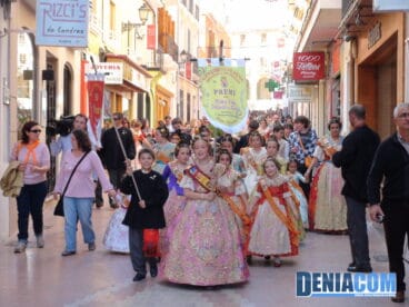 22 La comisión infantil de la Falla Centro de camino a su falla