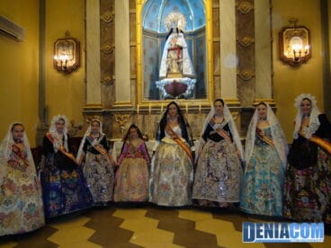 45 Falleras Mayores de Dénia e invitadas en la ofrenda 2012