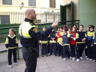 Charla sobre el uso de los petardos a los escolares