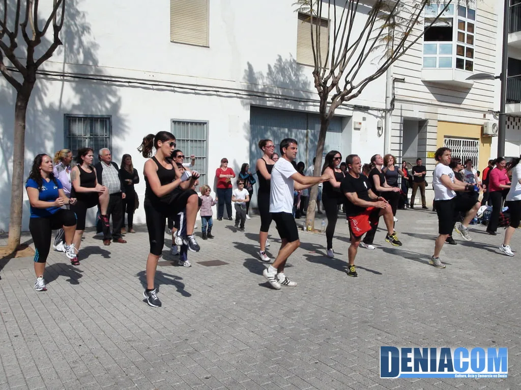 Clase de body combat en el evento solidario deportivo de Gent de Dénia