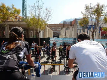 Clase de spinnin en el evento solidario de Q Fitness y Gent de Dénia