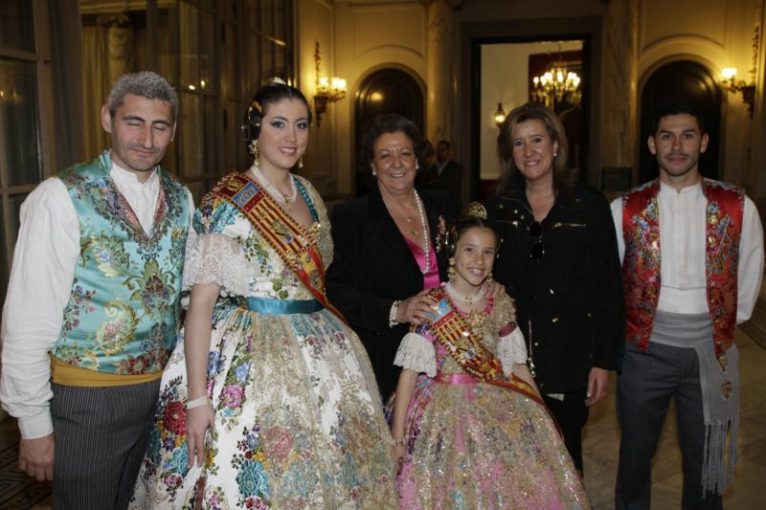 Junta Local Fallera de Dénia con Rita Barberá y Ana Kringe