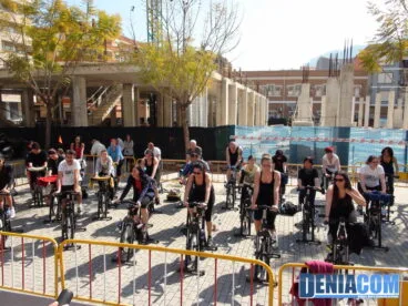 Participantes en la clase de spinnin solidario