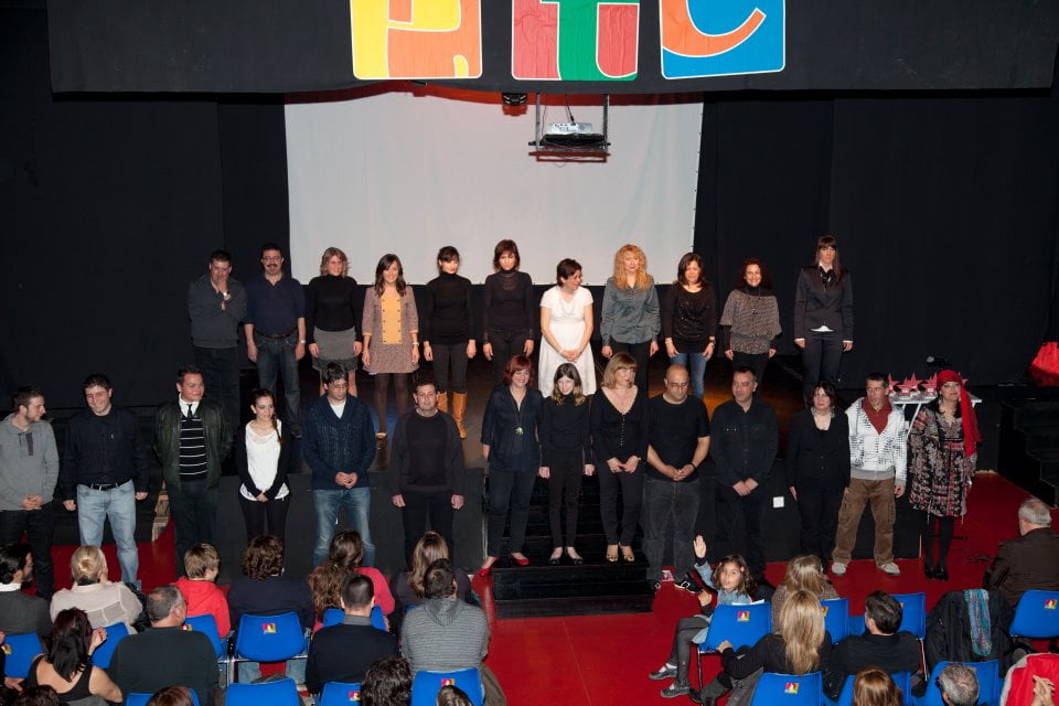 Performance de los chicos de la ETC en el Día Mundial del Teatro