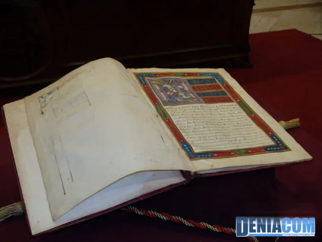 01 El título de Ciudad de Dénia preside el pleno extraordinario que conmemora la efeméride de los 400 años