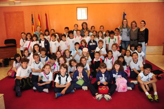 Más escolares visitan el Ayuntamiento 1 Alumnos de segundo de Carmelitas visitan el Ayuntamiento I