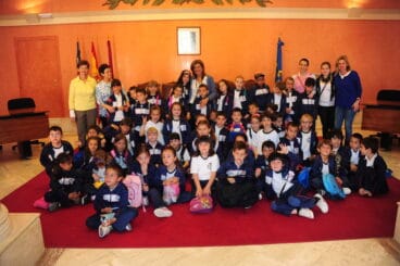 Alumnos del Colegio Carmelitas visitan el Ayuntamiento de Dénia I