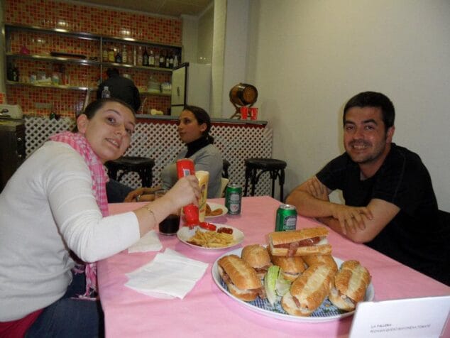 Cena en la Falla Roques IV