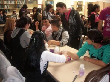 Charla de los alumnos de Peluquería en los insitutos dianenses