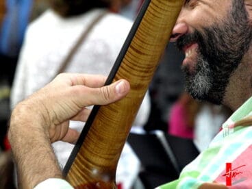 Detalle de un músico de la Marina Big Band