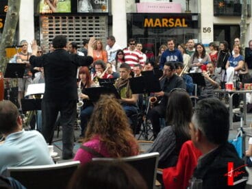 Ensayo de la Marina Big Band en la Calle Campos