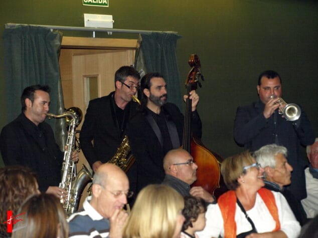 Inicio del concierto de Marina Big band en Dénia