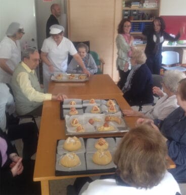 Taller de Monas de Pascua en la Residencia III