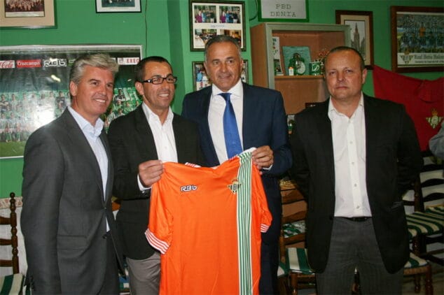 Visita del presidente del Betis y Gordillo a la Peña Bética de Dénia I