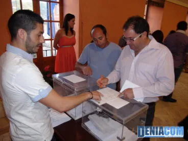 01 Votaciones a Falleras Mayores de Dénia 2013