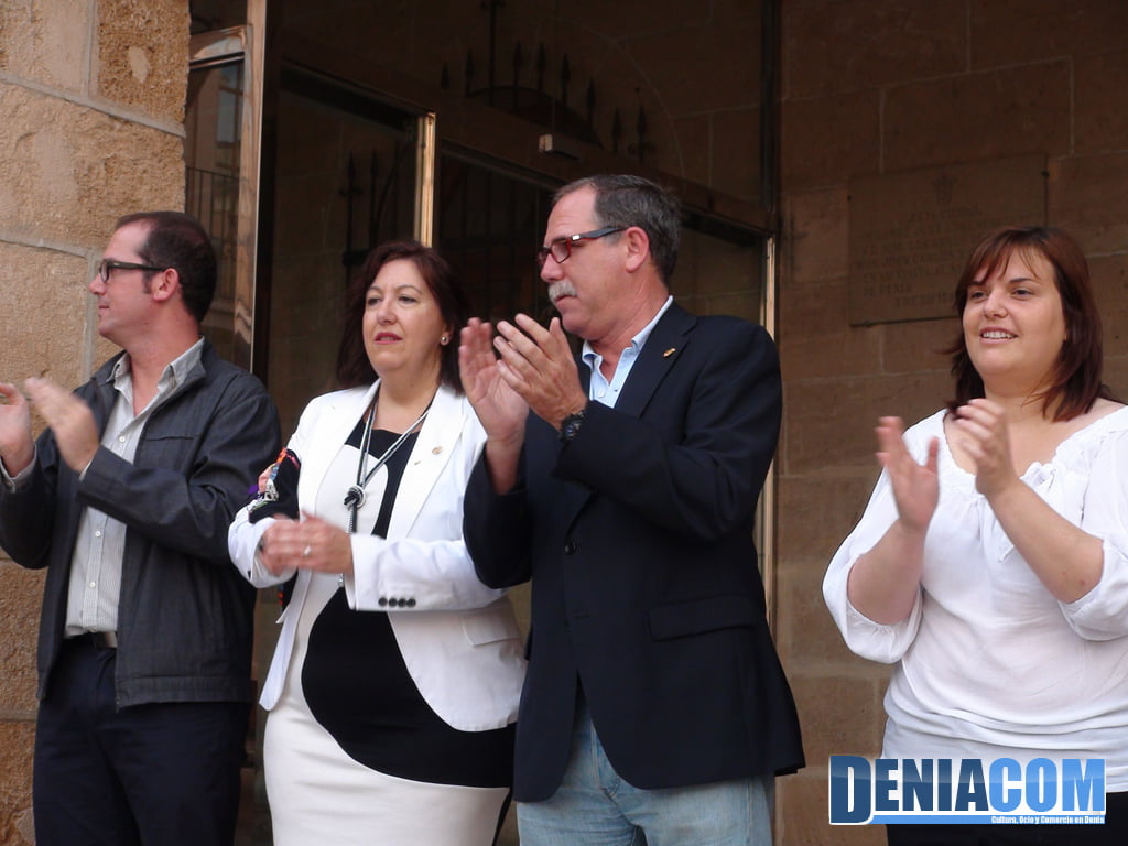 03 Concejales del ayuntamiento de Dénia en la proclamación de las Falleras Mayores 2013