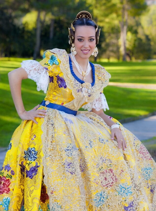 Seis candidatas para ser Fallera Mayor de Dénia 2013 1 AFRICA ROMAN
