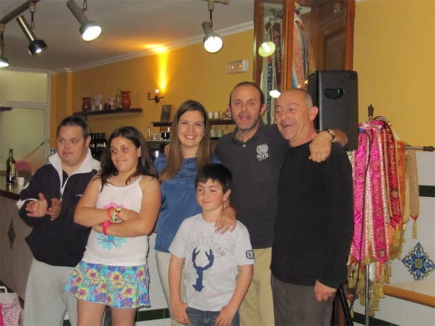 Marta Tabernero se despide como Fallera Mayor del Centro 2 Cargos de la Falla centro 2013 y cocinero en una cena en el casal