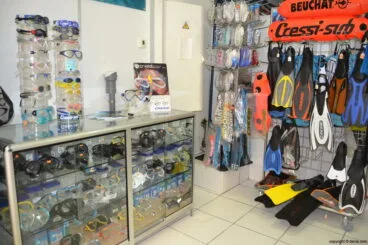 Gafas de bucear y aletas en Portal de la Marina Pescamar