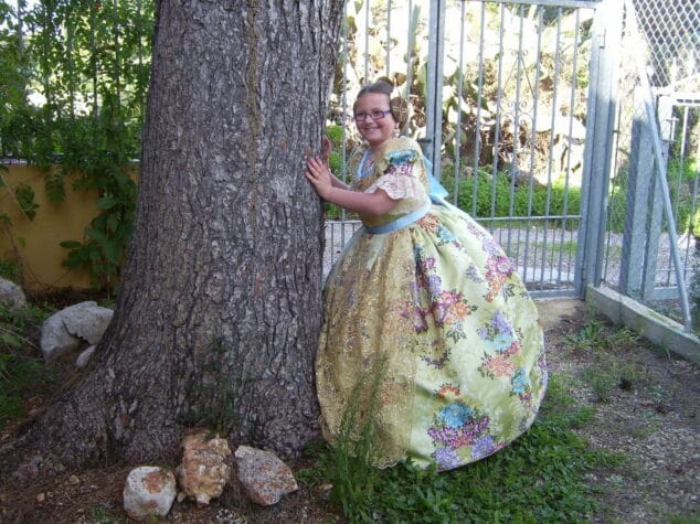Nueve falleras aspiran a ser la Fallera Mayor Infantil de Dénia 2013 7 IRIS FERNANDEZ