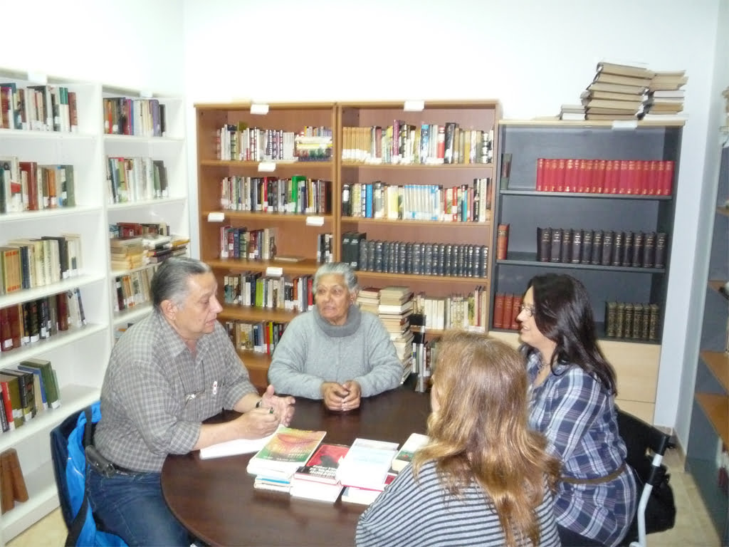 Reunión con los voluntarios de la biblioteca del Centro de Barrio Oeste ÍI