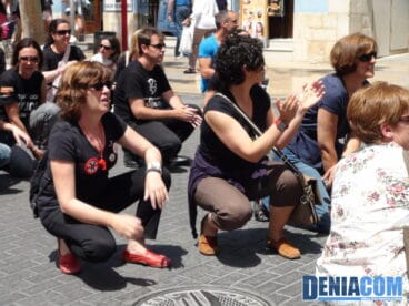 Sentada a favor de la educación durante la manifestación de Dénia