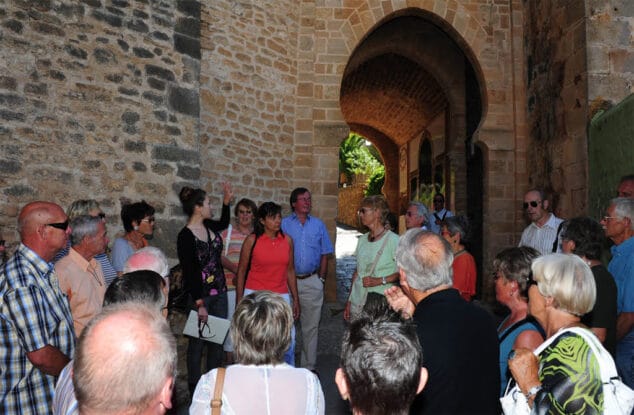 Dénia se acuerda de los residentes internacionales más jóvenes en la celebración del Día de Europa 8 Visita al Castillo de Dénia el Día de Europa