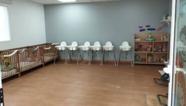 Aula de bebés diseñada para el bienestar y la estimulación