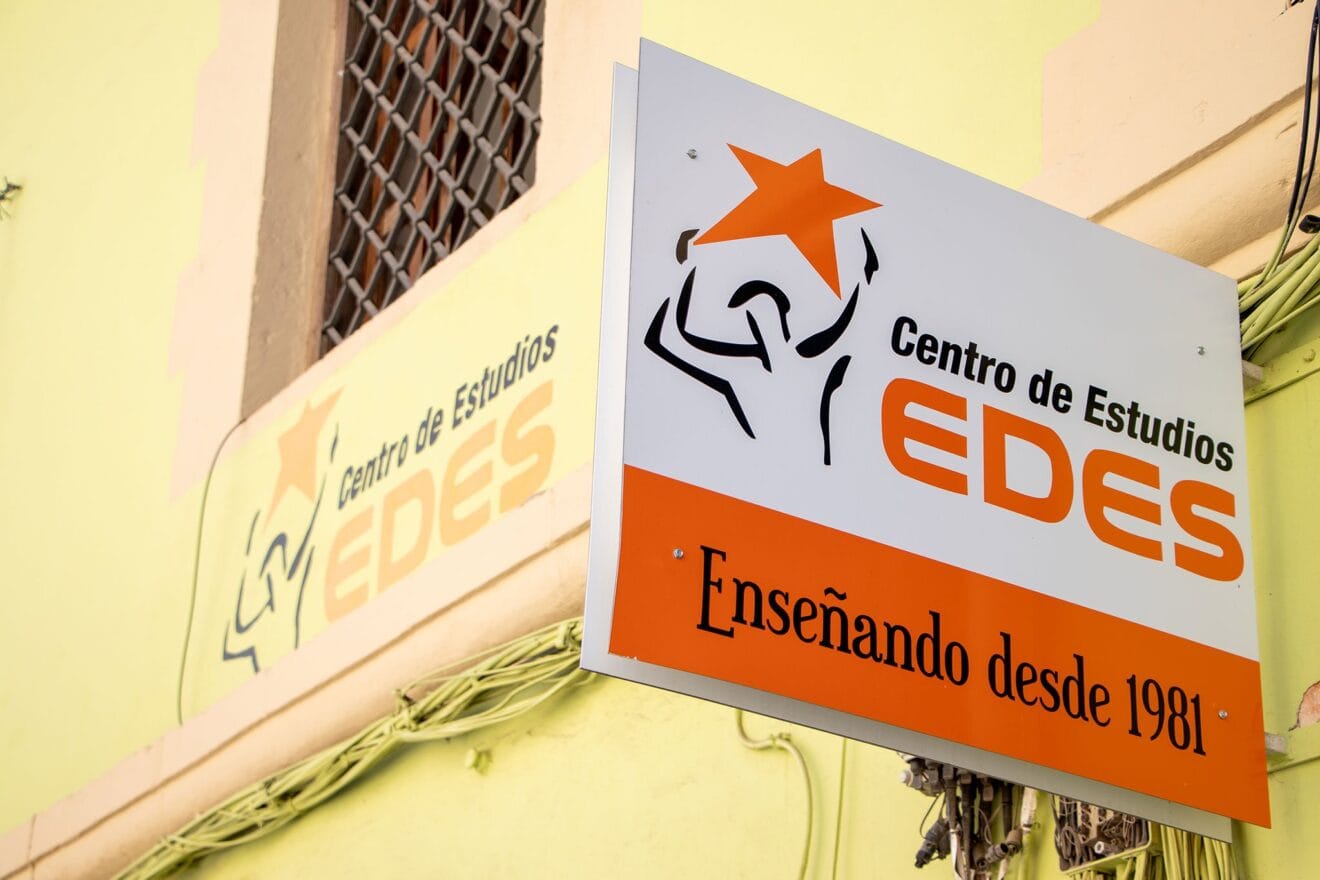 Cartel - Centro de Estudios EDES