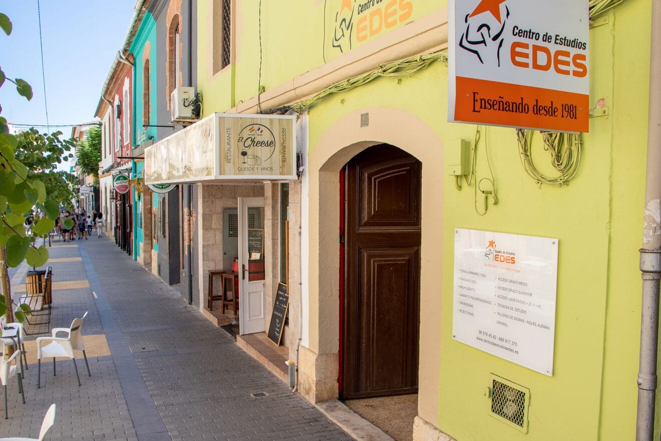 Exterior - Centro de Estudios EDES