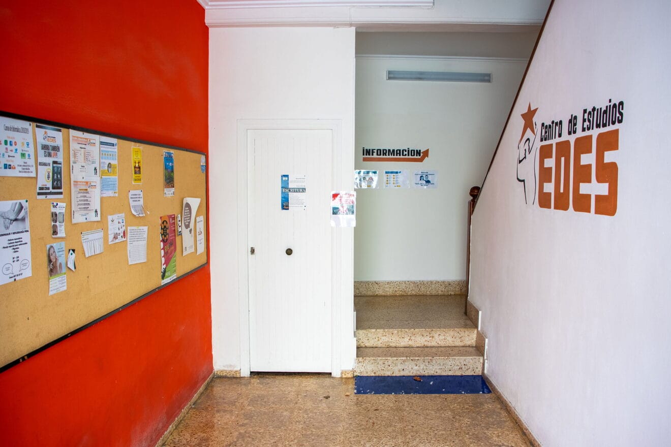 Hall - Centro de Estudios EDES