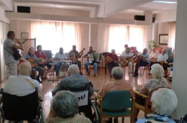 Concierto de guitarra en la Residencia Santa Lucía de Dénia