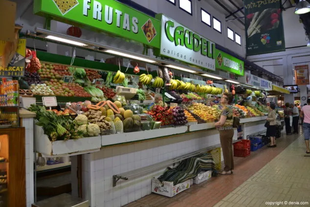 Frutas y verduras en el Mercado de Dénia