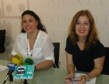 Isabel Gallego y Susana García presentan los cursos de verano 2012 de juventud y mayor