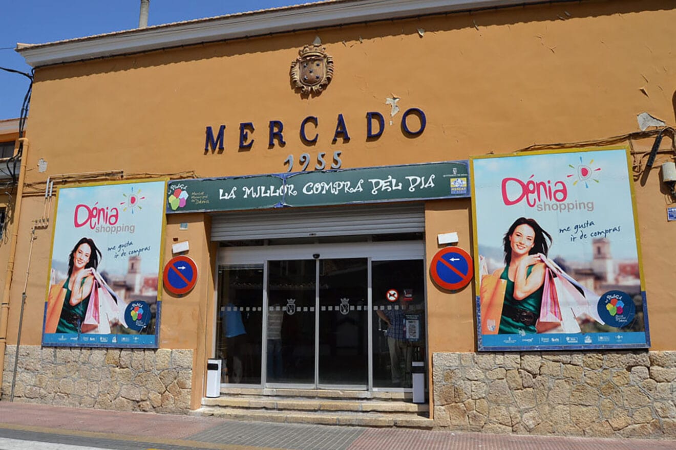 Entrada principal del Mercado Municipal de Dénia