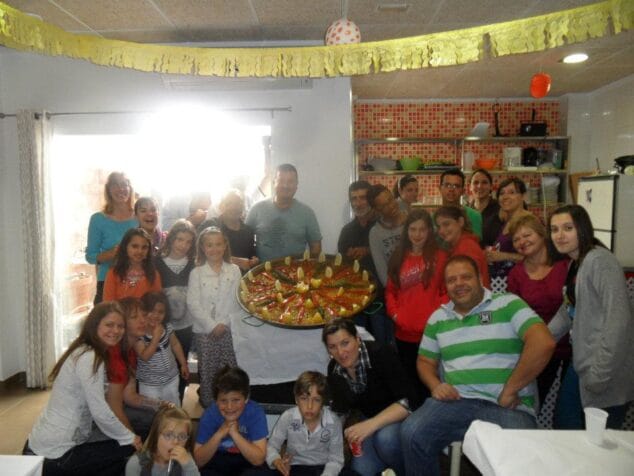 Los infantiles de Les Roques celebran sus cumpleaños 10 Paella de cumpleaños de los infantiles de Les Roques
