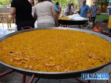 1 Fideuà gigante para ayudar a la APROSDECO