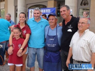 1 La Junta Local Fallera organiza la fideuà gigante en beneficio de APROSDECO