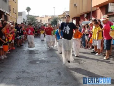 17 Día del Fallero 2012 – Cucaña Falla Darrere