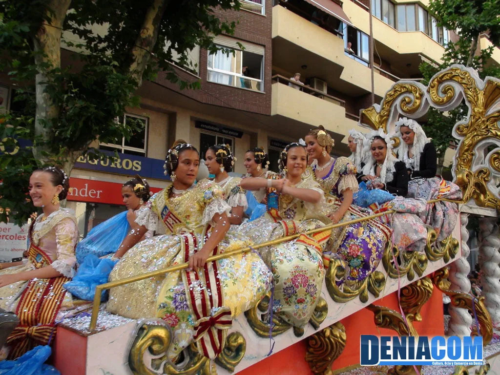 Carroza de Invitadas en el Desfile de Carrozas 2012