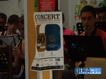 Cartel en el local de la Academia de Música Manuel Lattur de la Agrupación artística Musical de Dénia