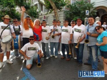 Charangas improvisadas en la 1º entrada de bous 2012
